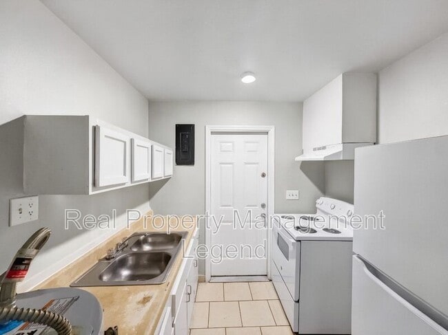 Building Photo - 4029 Mather Ct