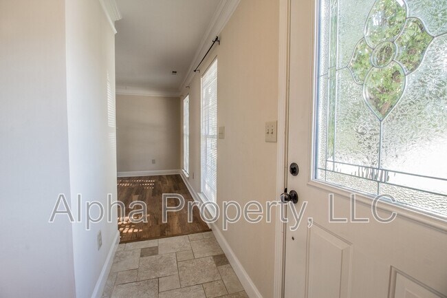Building Photo - 108 Big Fox Ln