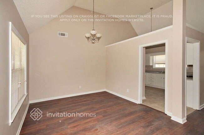 Foto del edificio - 16 Chastain Way