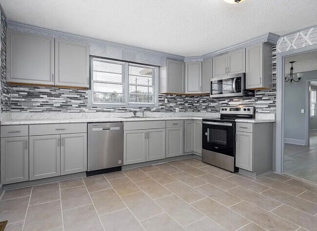 Foto del edificio - Cute Updated West Columbia HOME