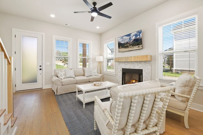 Building Photo - 1416 S Duncan Ave