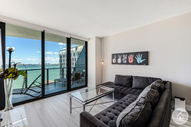 Foto del edificio - 460 NE 28th St
