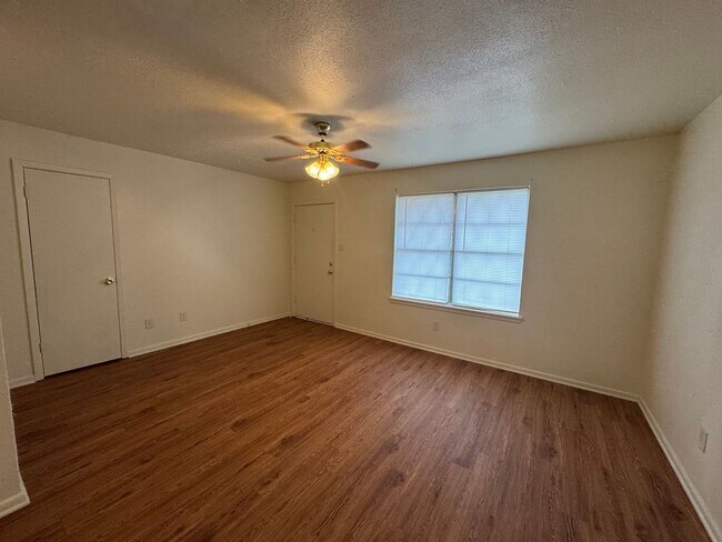 Building Photo - 3 Bed Shreveport Gem