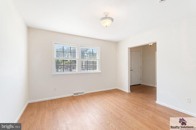 Building Photo - 353 Blackwood Rd