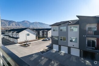 Building Photo - 459 W 15 S