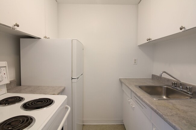 Building Photo - 3455 Rue Aylmer