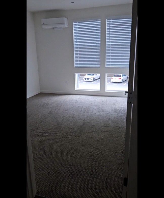 Foto del edificio - 2600 Wildflower Sta Pl
