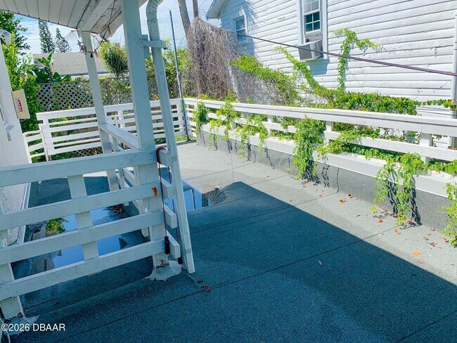 Foto del edificio - 411 N Oleander Ave