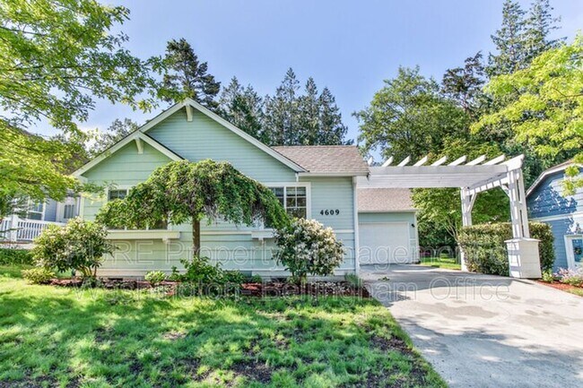 Building Photo - 4609 Blakely Dr