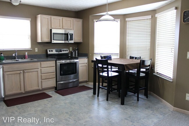 Building Photo - 9183 Prestwick Green Dr
