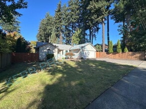 Building Photo - 1535 NW Wallula Ave