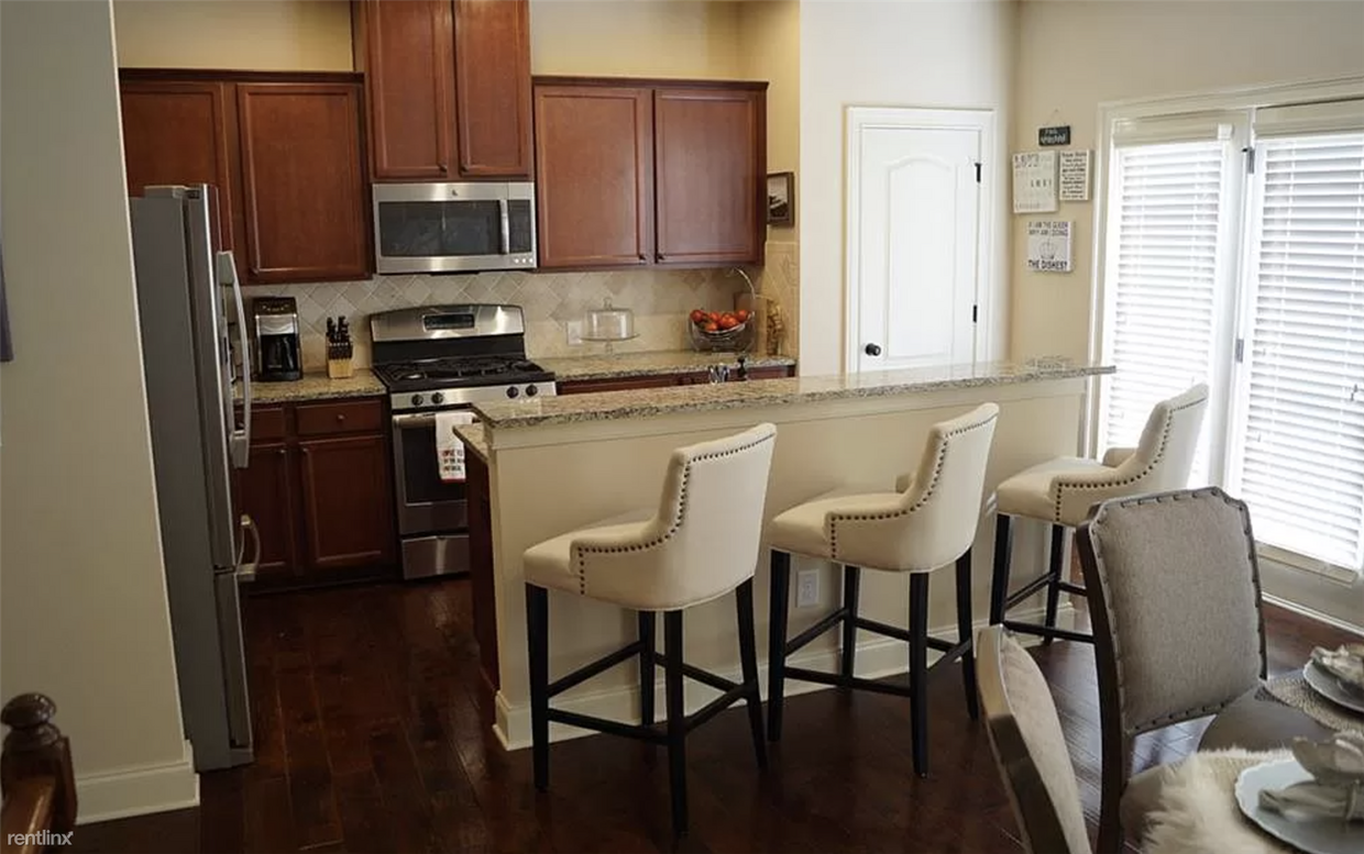 Foto del edificio - 4 br, 3 bath House - 165 Harrison Cir