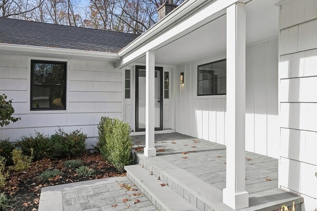 Building Photo - 471A Woodbury Rd