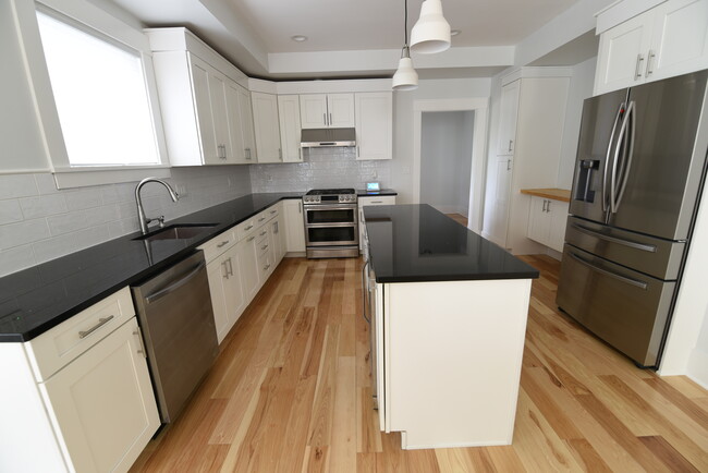 Kitchen - 90 Bartlett St