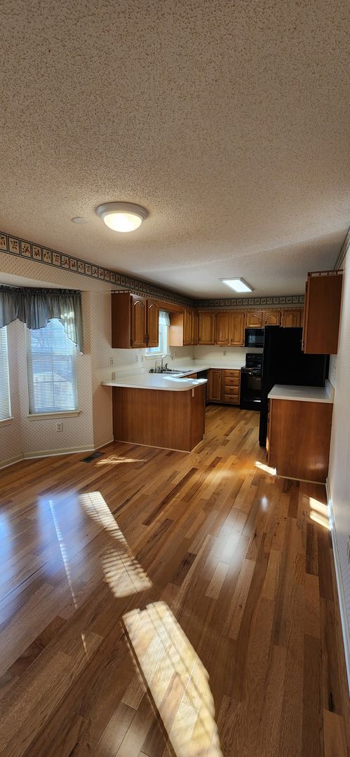 Building Photo - 106 Burrough Ln