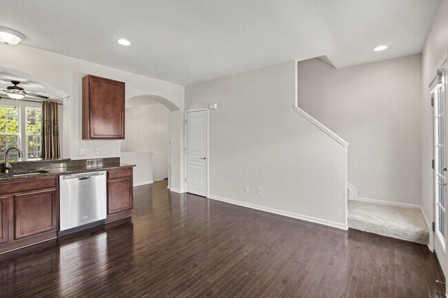 Building Photo - 27898 Hopkins Dr