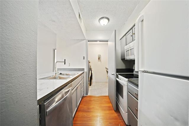 Foto del edificio - 12484 Abrams Rd
