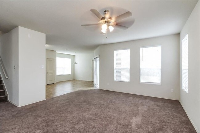 Foto del edificio - 2301 Eton Pl