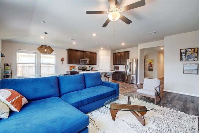 Building Photo - 17017 Orinda Ln