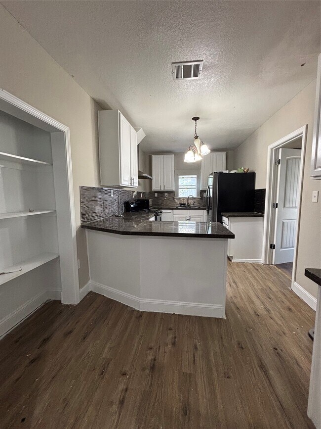 Foto del edificio - 4106 Darby St