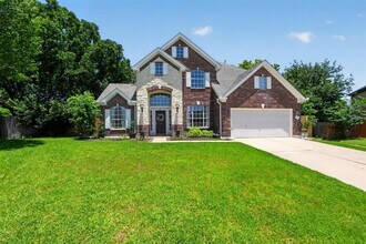 Building Photo - 300 N Carriage Hills Dr