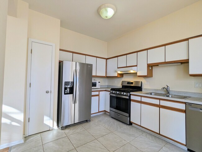 Foto del edificio - 549 Woodcrest Dr