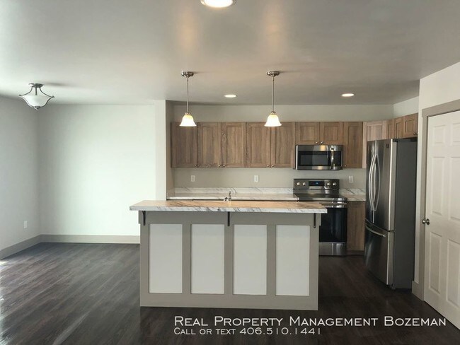 Building Photo - 1523 Butler Creek Unit B