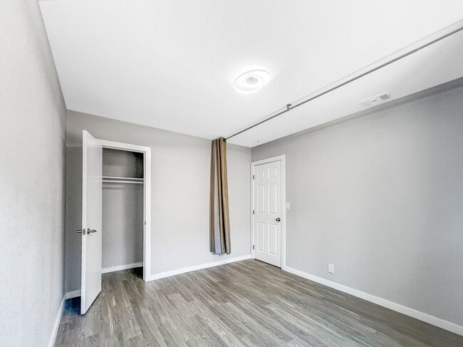 Building Photo - 45414 Raysack Ave