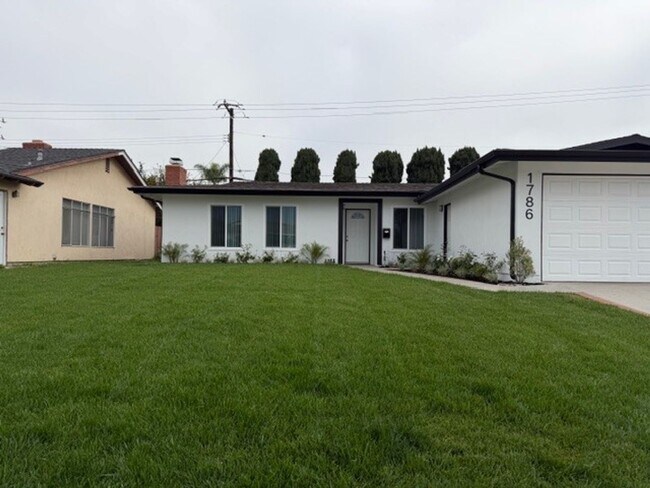 Foto del edificio - Remodeled 3 Bedroom 2 Bath Home