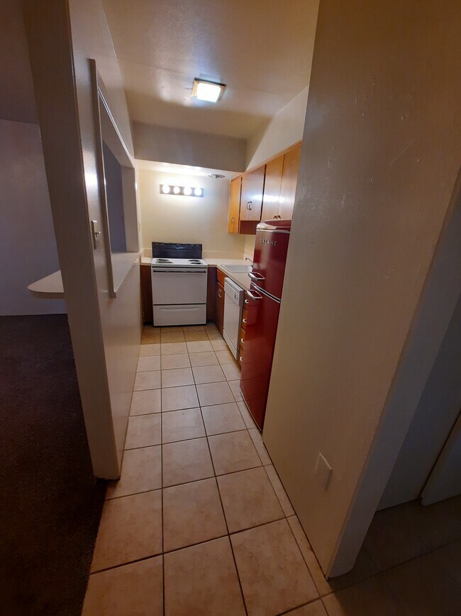 Christa Lee Manor Apartments 111 E 22nd St Roswell, NM Apartments