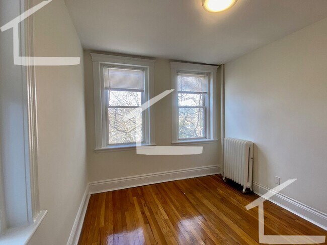 Foto del edificio - 8 Camelot Ct