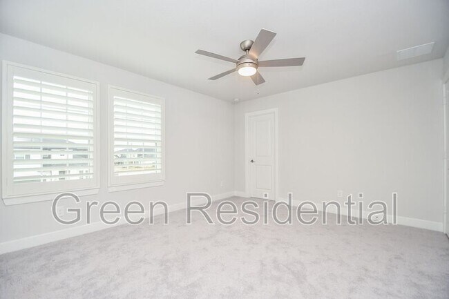 Building Photo - 9242 Dearborn Knoll Dr