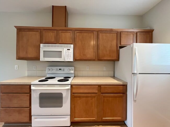 Building Photo - Cozy and Stylish One-Bedroom Home with Lam...