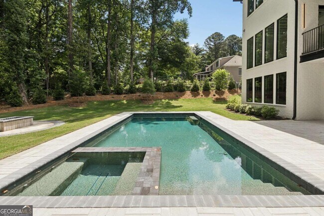 Foto del edificio - 1000 Clementstone Dr NE