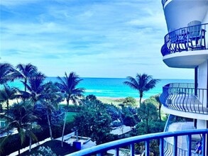 Building Photo - 8877 Collins Ave