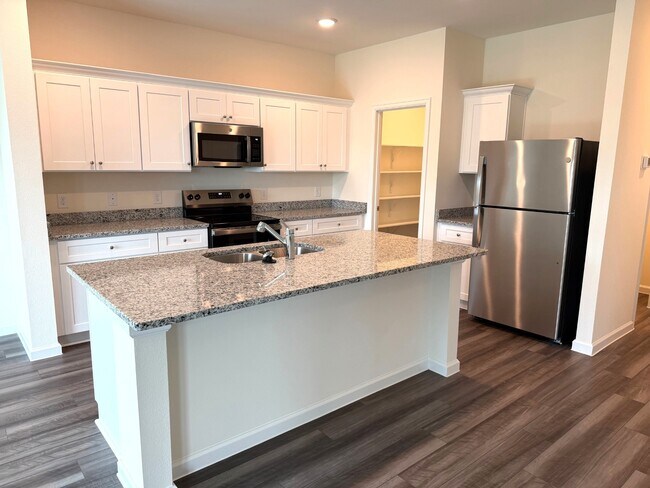 Building Photo - 31114 Gayle Prairie Oaks St