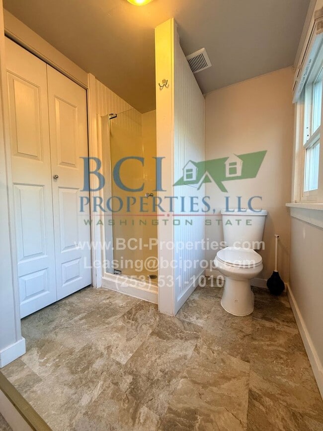 Foto del edificio - Beautiful 4 Bedroom Home Available in Down...