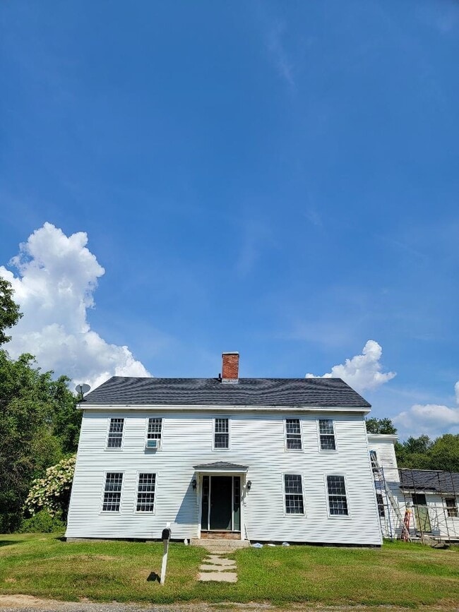 Building Photo - 544 Fairgrounds Rd