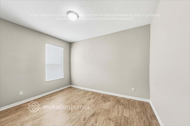 Building Photo - 305 Oak Springs Dr