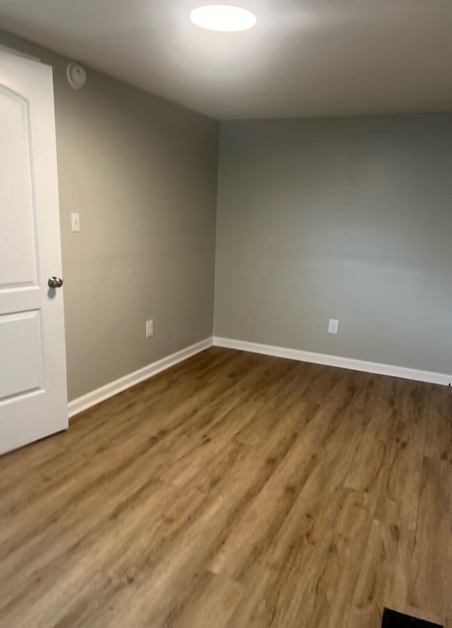 Building Photo - 1008 S 45th St