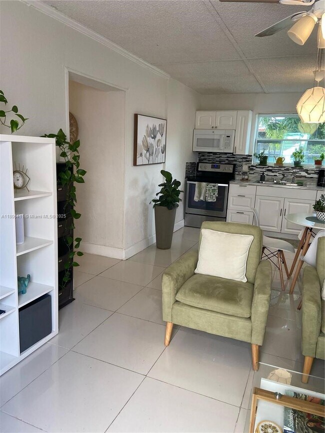 Foto del edificio - 1678 SW 11th St