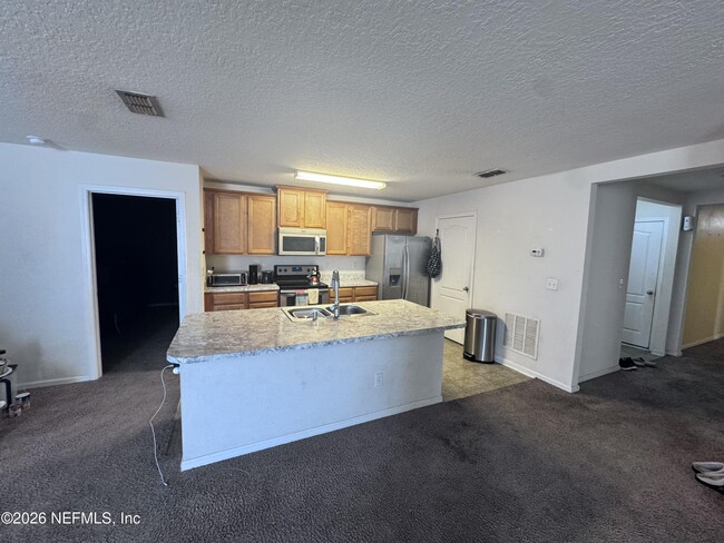 Foto del edificio - 15373 Bareback Dr