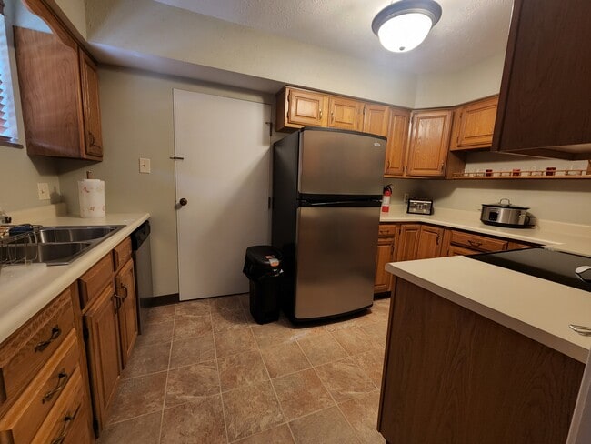 Fully equipped kitchen - 612 11th Ave
