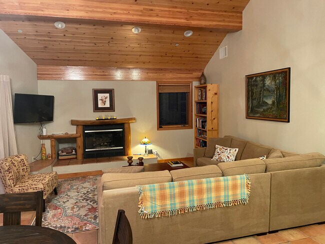 Building Photo - 28625 Willow Rd