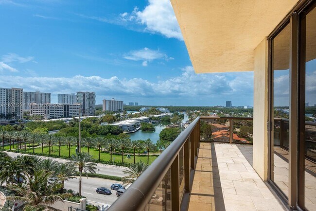 Foto del edificio - 16275 Collins Ave