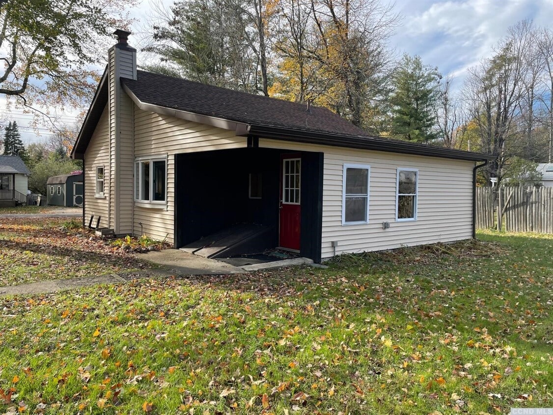 22 Baxter Rd, Elizaville, NY 12523 House Rental in Elizaville, NY