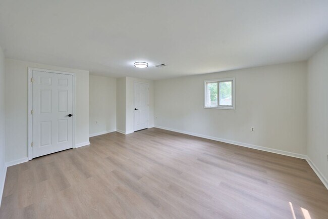 Foto del edificio - 2924 Gracefield Rd