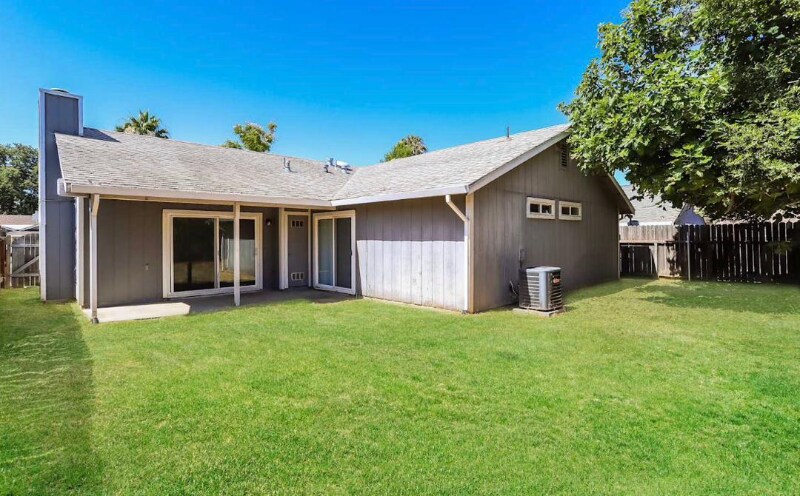 Foto principal - 7809 Caber Way