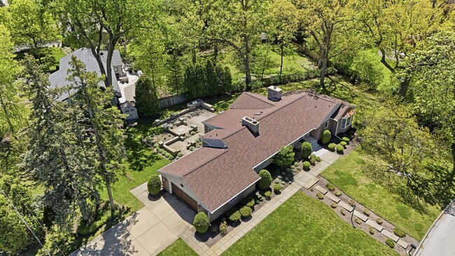 Foto del edificio - 29 Brookdale Ln