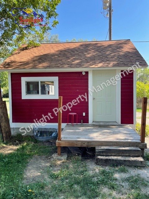 Building Photo - Studio Cabin